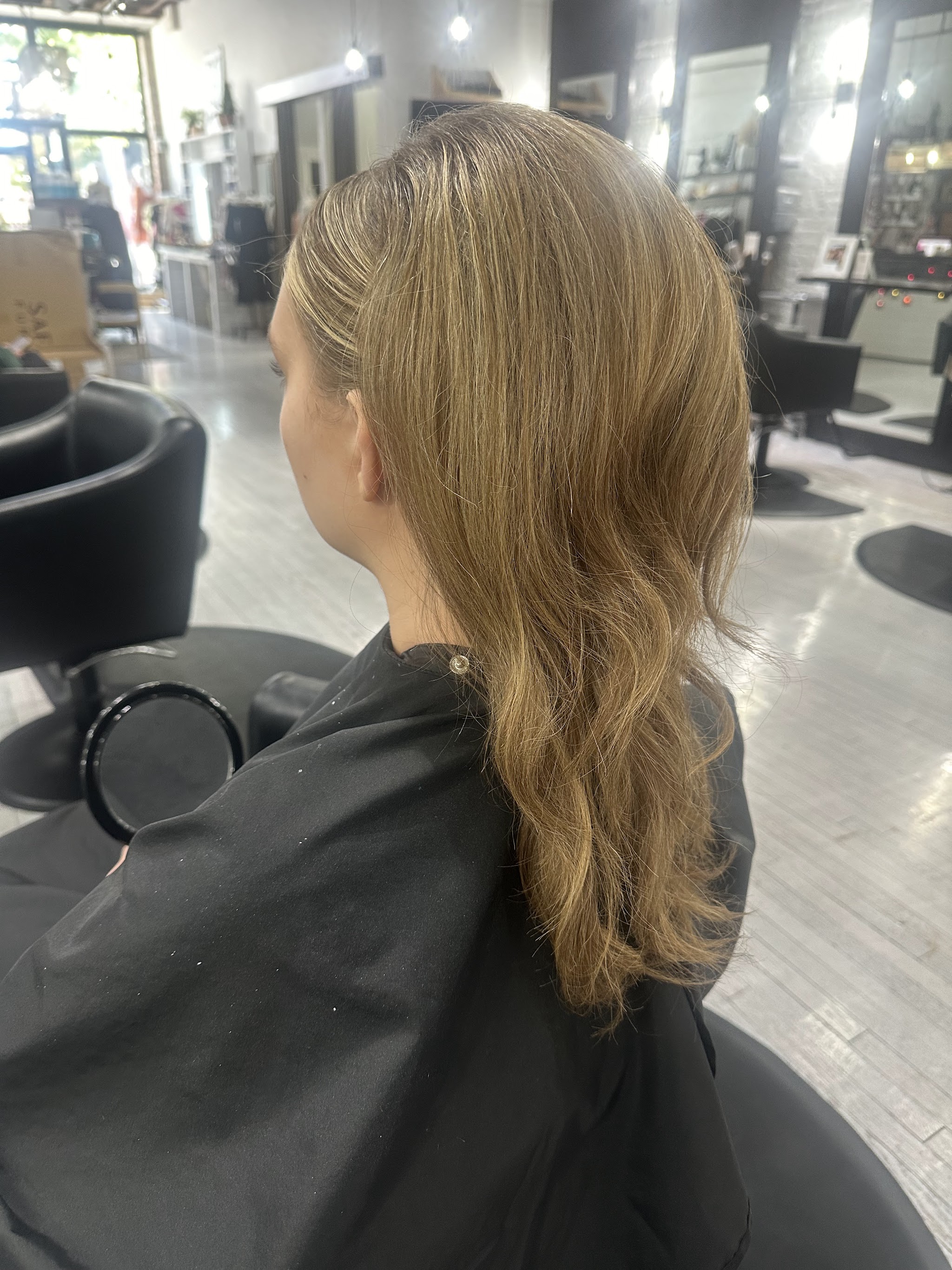 Honey blonde waves